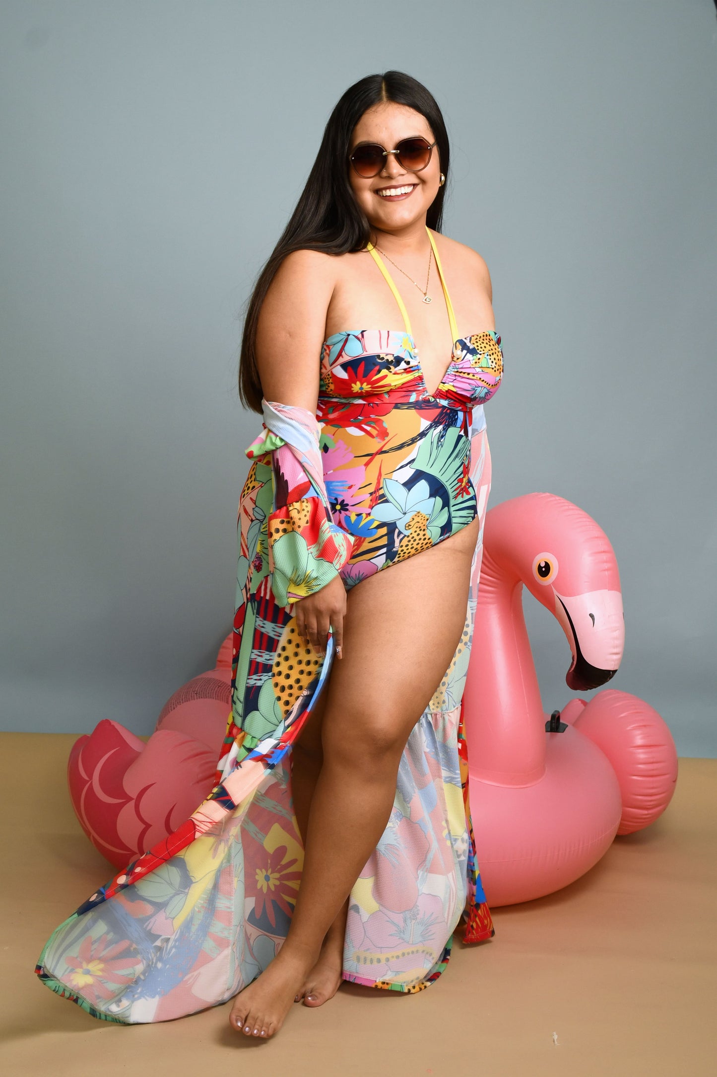 Traje de Baño de Una Pieza con Capa Talla Grande – Elegancia para Mujeres Curvy