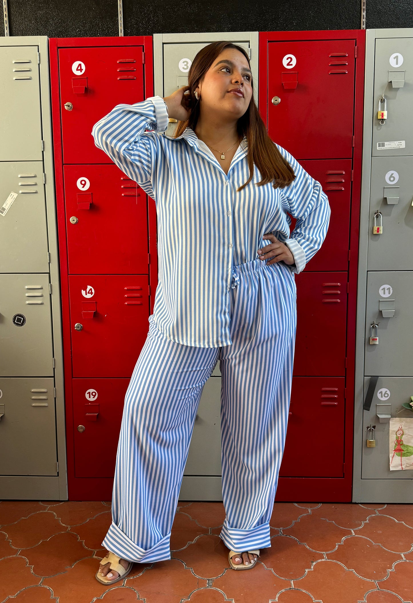 Conjunto de Rayas para Mujer | Camisa y Pantalón con Estilo Sofisticado