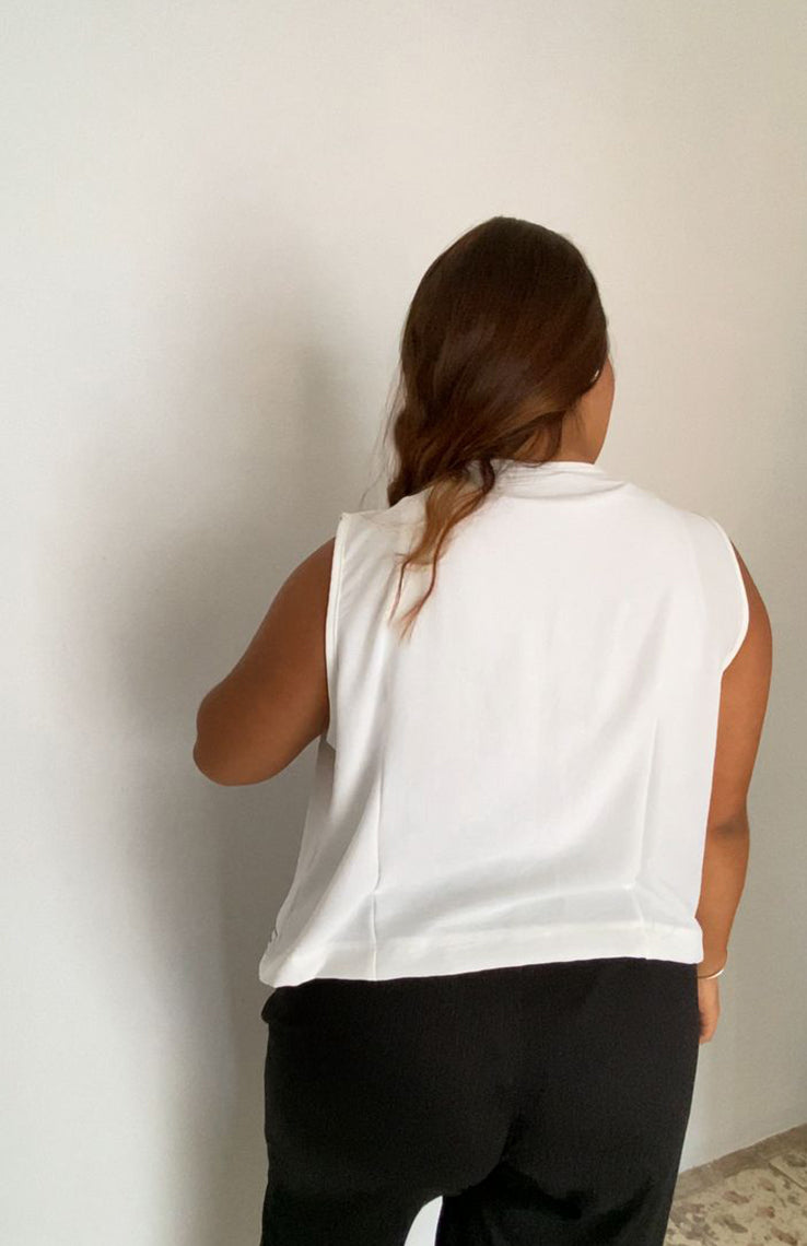 Chaleco Bordado blanco | Elegancia y Estilo Atemporal
