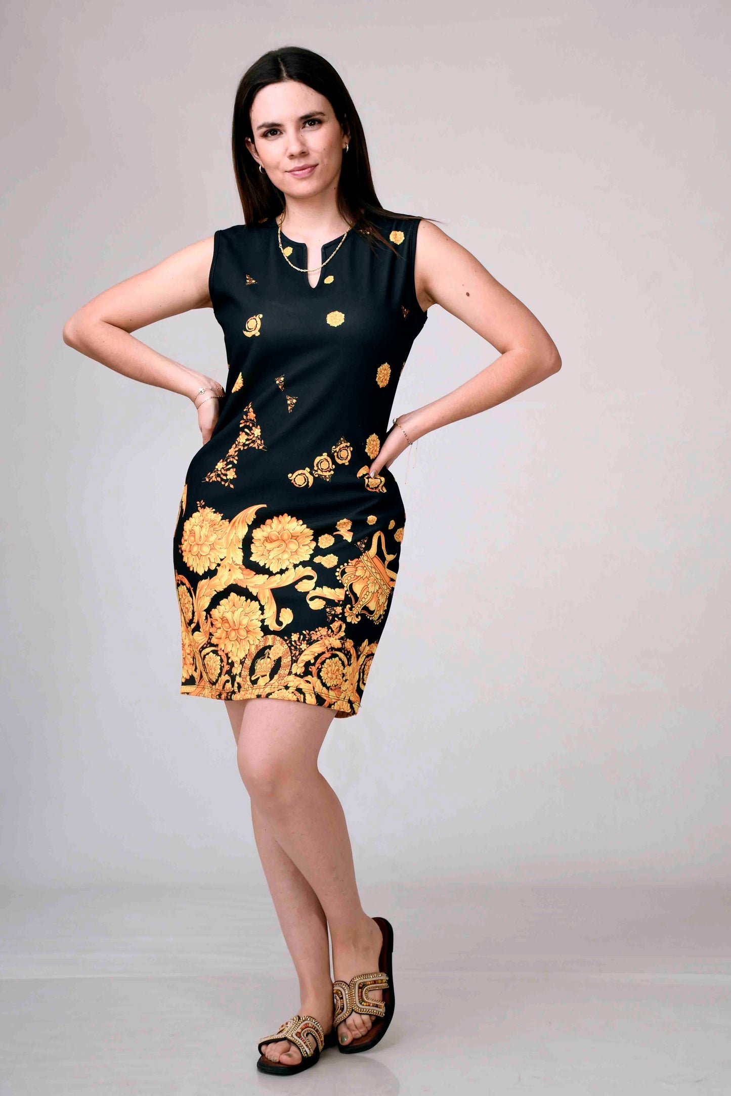 Vestido Corto Ajustado con Estampado | Estilo y Versatilidad