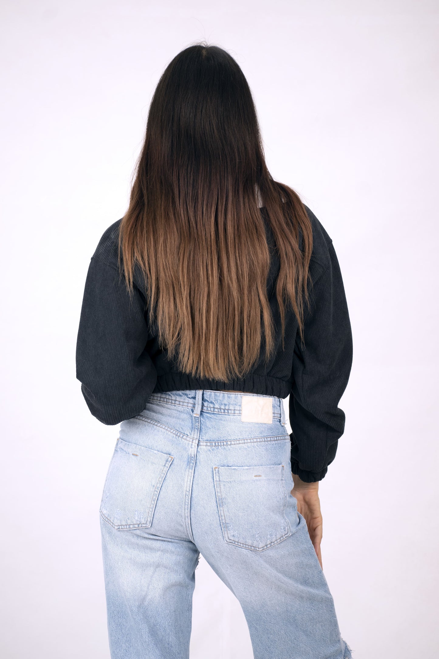 Cazadora Cropped con Cuello Borreguita para Mujer - Estilo y Confort