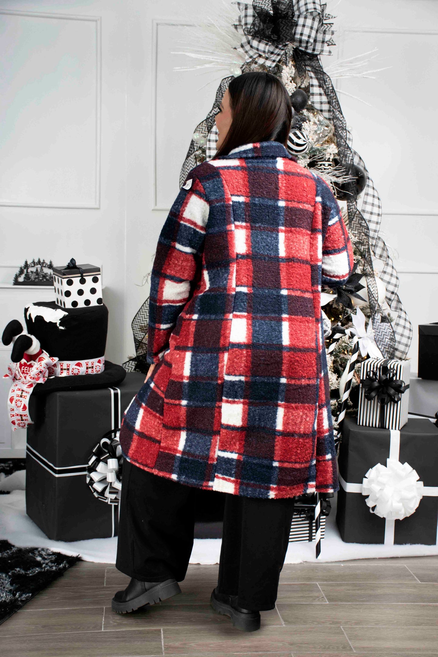 Abrigo Largo de Tela a Cuadros Oversize | Estilo para Mujeres con Curvas