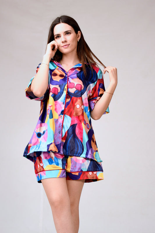 Conjunto Pijama en Tela Satín Unitalla – Elegancia y Comodidad para tu Descanso