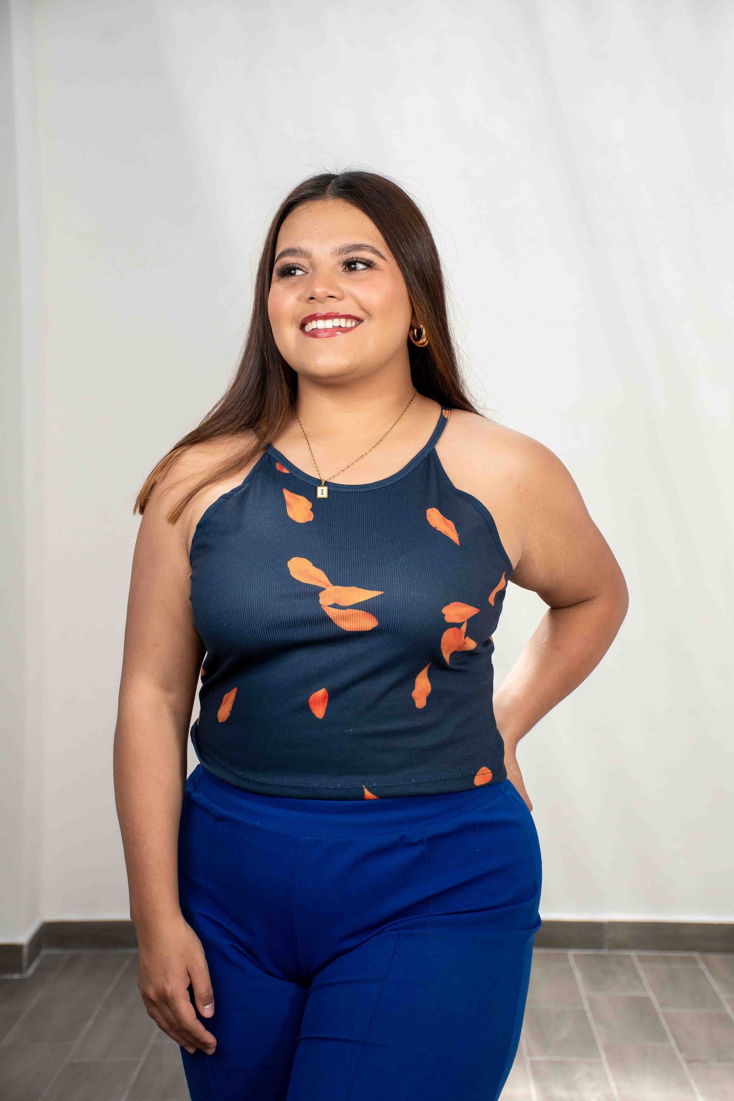 Top Crop Halter para Tallas Grandes | Estilo y Confianza