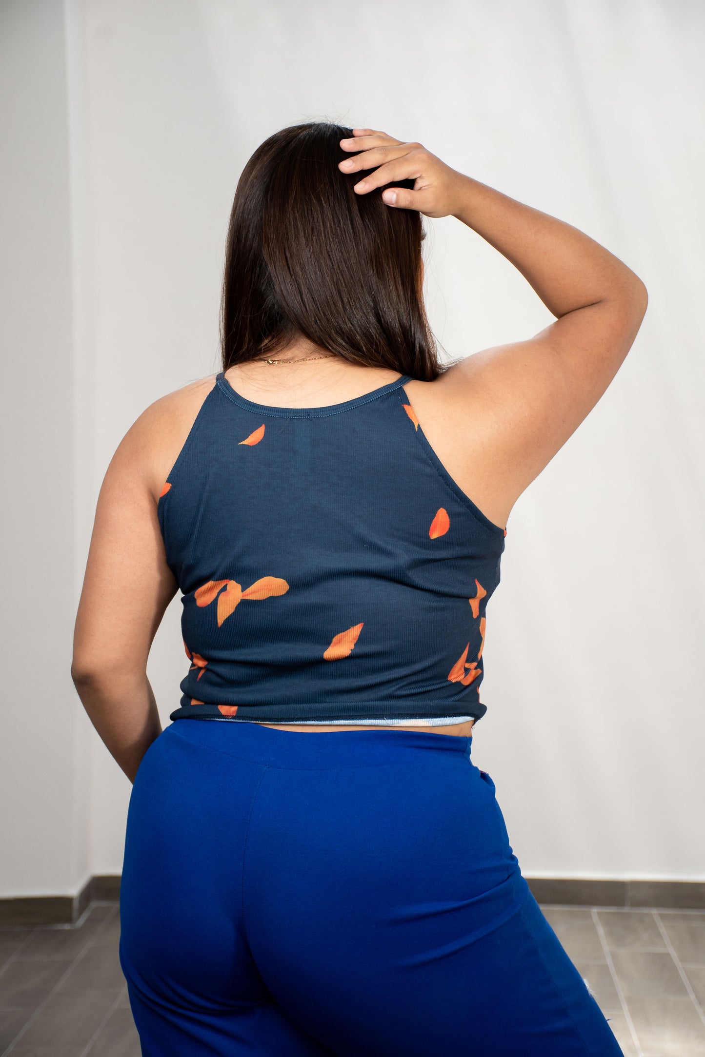 Top Crop Halter para Tallas Grandes | Estilo y Confianza