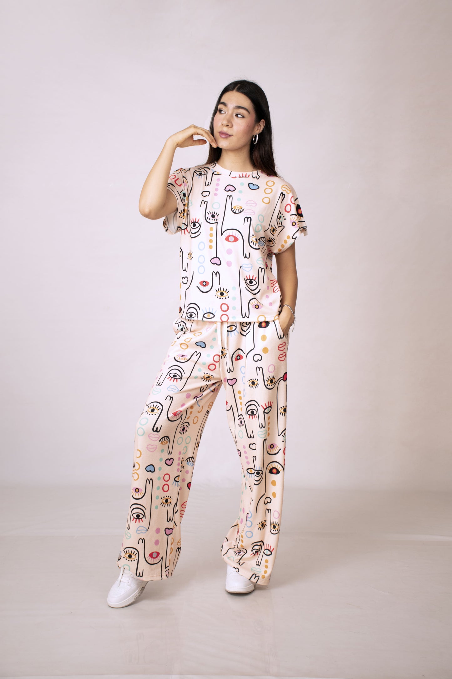 Conjunto en Tela Tejido Unitalla – Estilo y Comodidad con Diseño Único